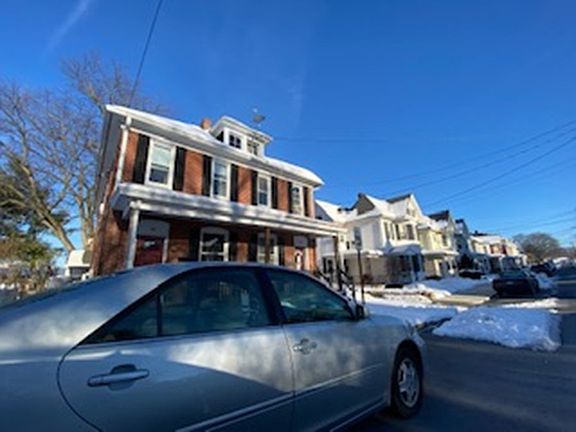 3rd image of 110 N Franklin St