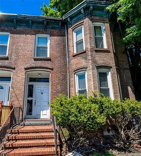 1st image of 217 Dubois St