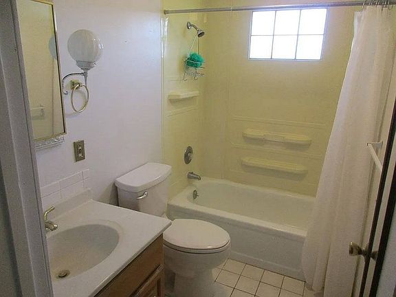 4th image of 233 Cherry Ave