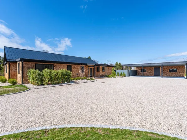 2050 Depot Ln, Cutchogue, NY 11935