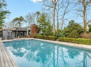 1A Beatrice Dr, Hampton Bays, NY 11946