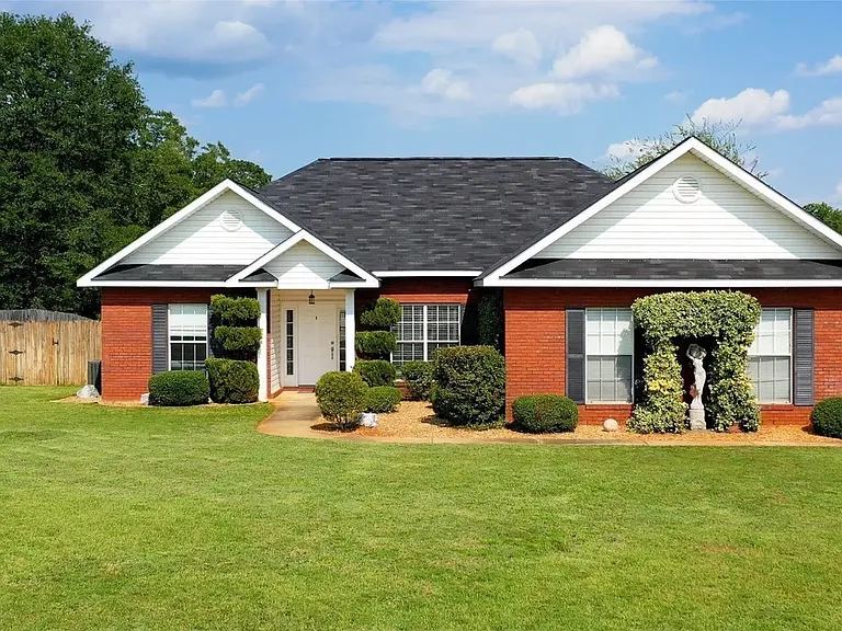 201 Fountain Crest Dr — Photo 1