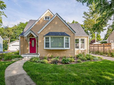 72 Elm St, Crystal Lake, IL, 60014