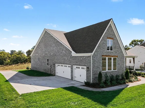 576 Baker Rd, Columbia, TN 38401
