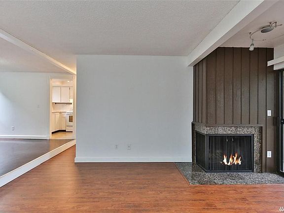3rd image of 10883 NE 35th Pl APT 4