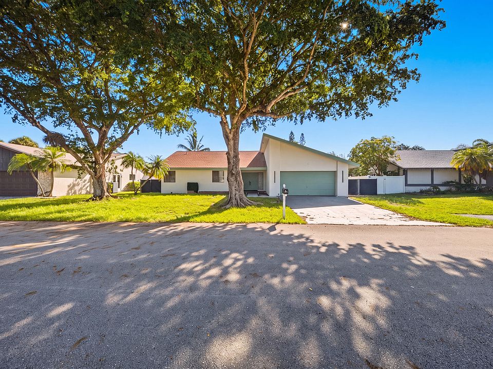 1st image of 8114 NUTMEG Way