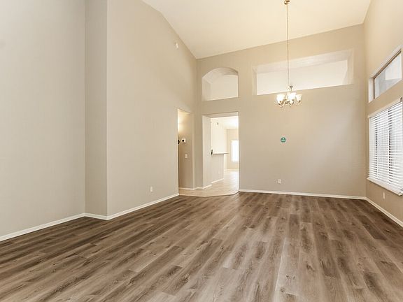 4th image of 39 N Rock St