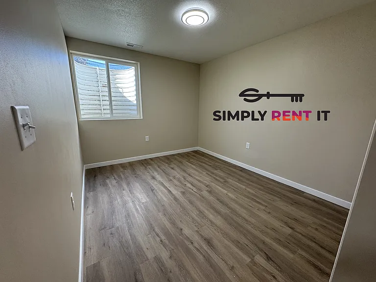 5504 Kansas Dr — Photo 6