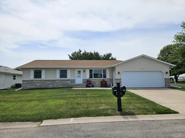 1101 11th St, Durant, IA 52747