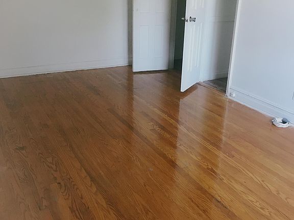 5th image of 630 Victory Blvd #J