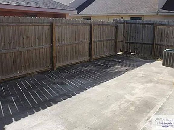 4th image of 2077 Westminster Cir