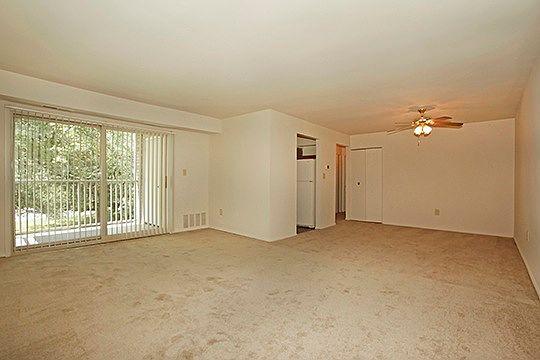 5th image of 452 Glen Mar Rd APT B4