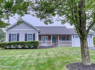 304 Golden Oaks Dr, White Haven, PA 18661