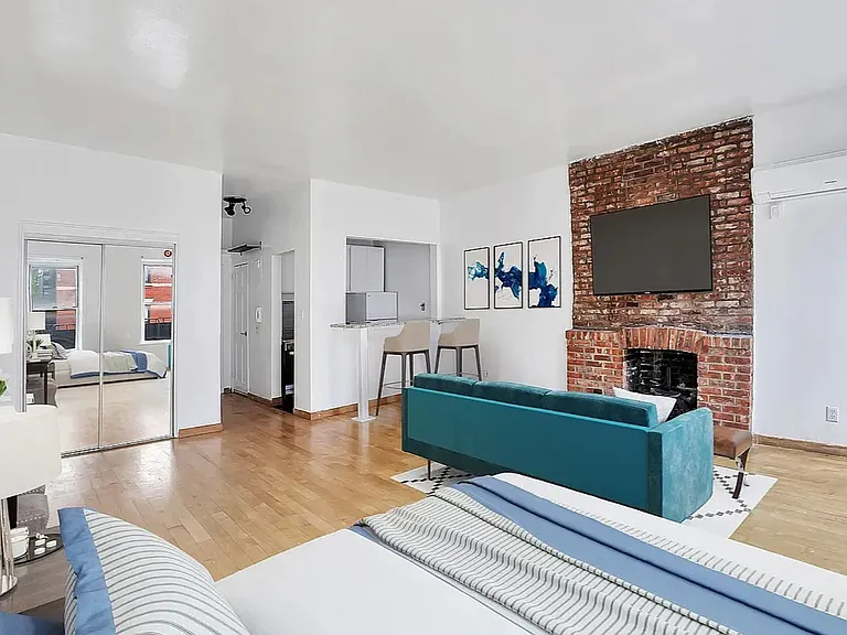 465 W 49th St #2B — Photo 3