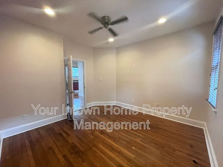 639 Somerset Ter NE — Photo 18