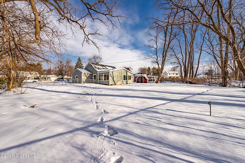 4th image of 1109 Roberta Road