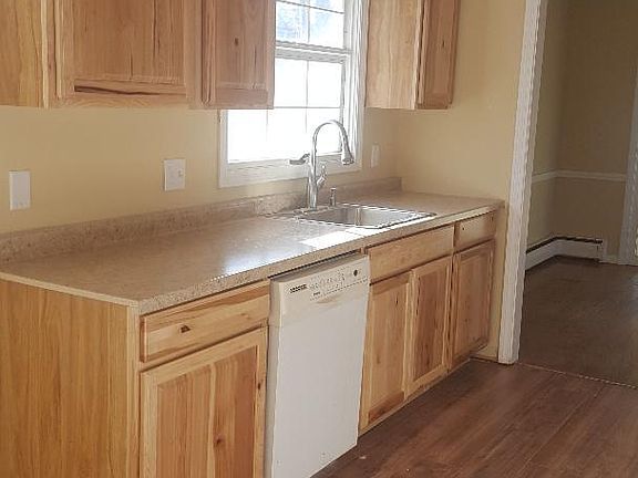 2nd image of 483 Fairoaks Blvd