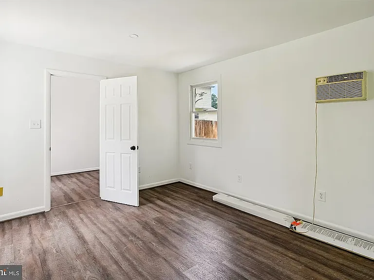 3685 8th Ave — Photo 30