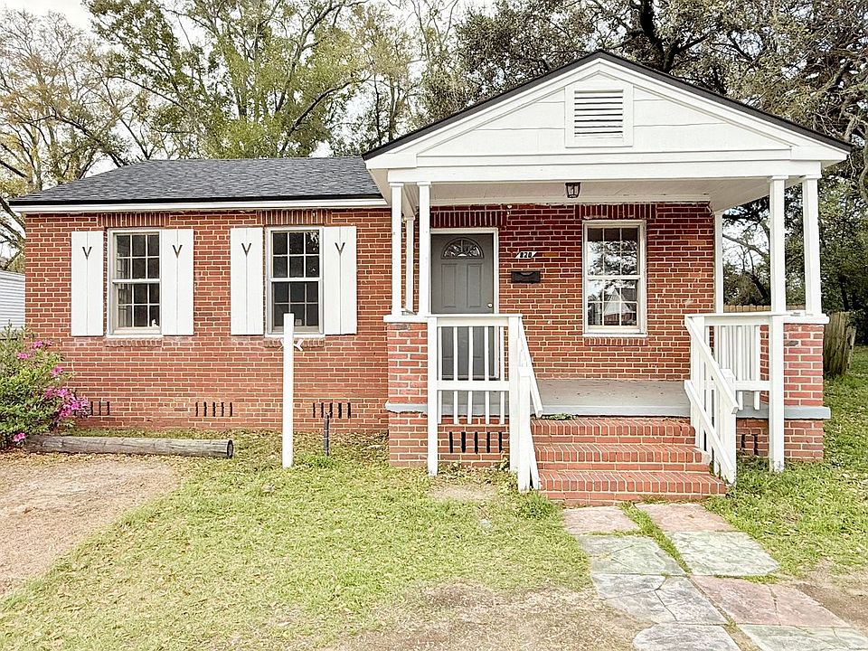 1st image of 820 W Jordan St