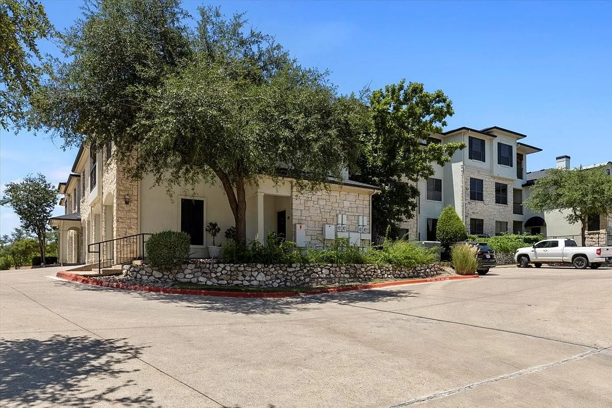 Building Photo - 7701 Rialto Blvd #632