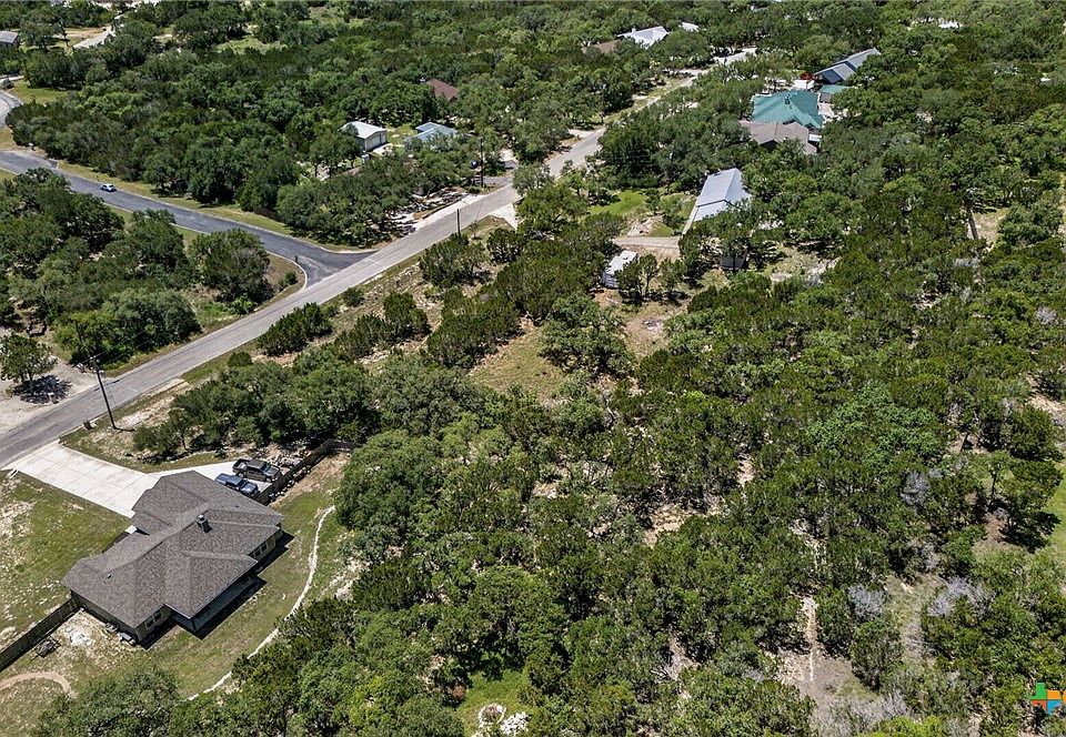 2nd image of 600 Lorne Rd