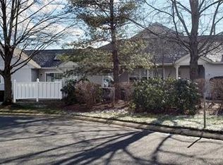 132 Mallard Dr, Monroe Township, NJ 08831