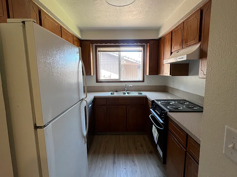 1243 SE Villard St — Photo 7