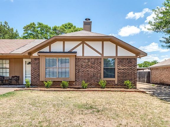 3rd image of 2908 Hilltop Dr