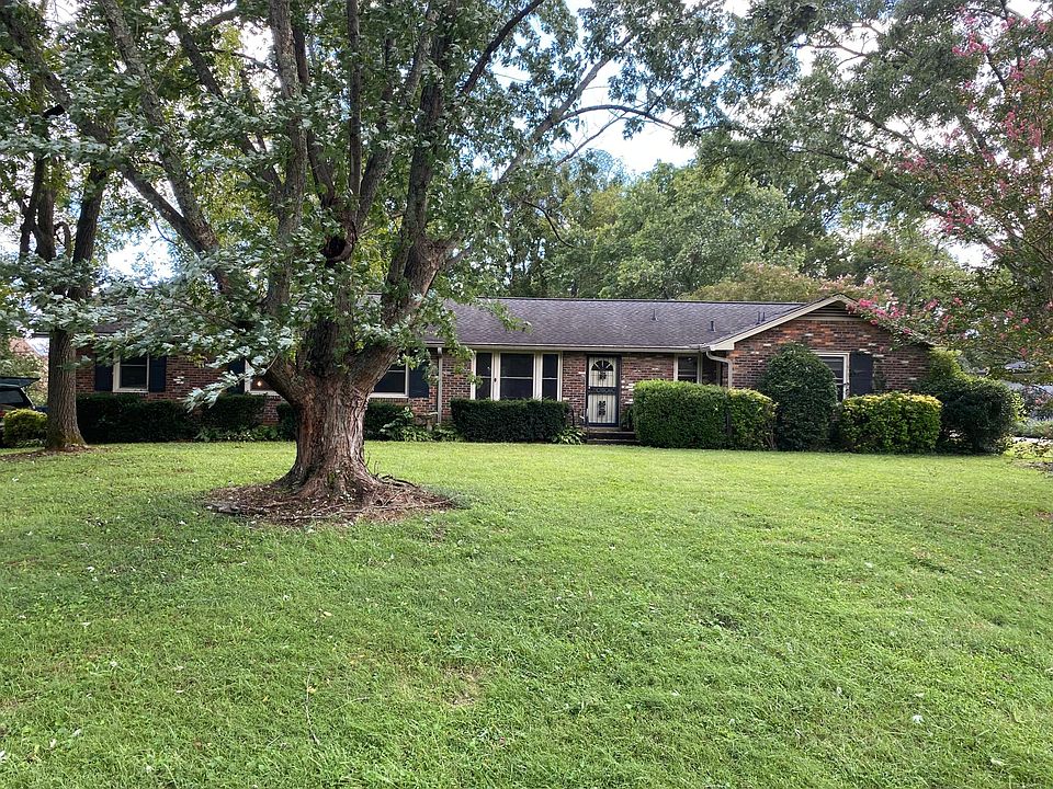 2nd image of 443 Oakley Dr