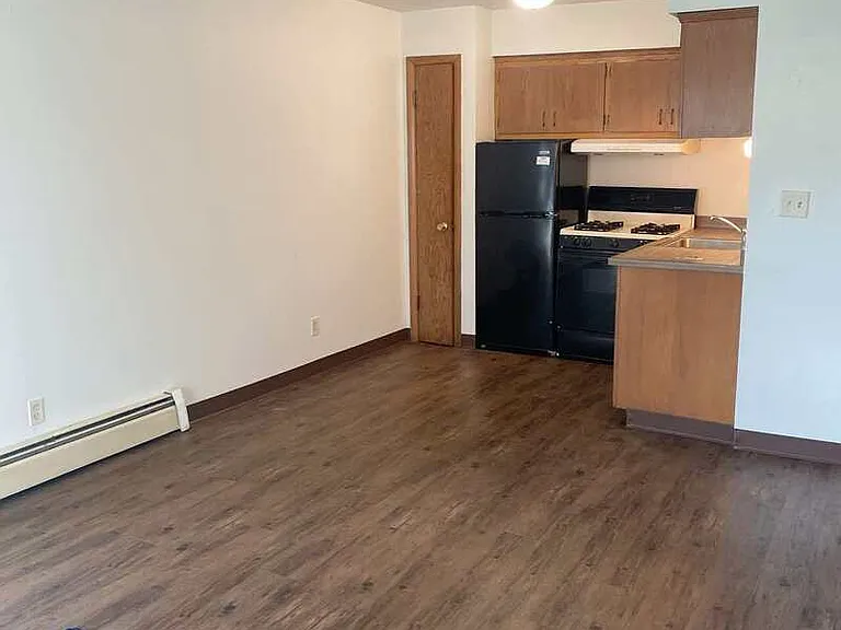 210 N Summit St #1 — Photo 4