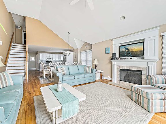 4th image of 112 52nd St Unit West