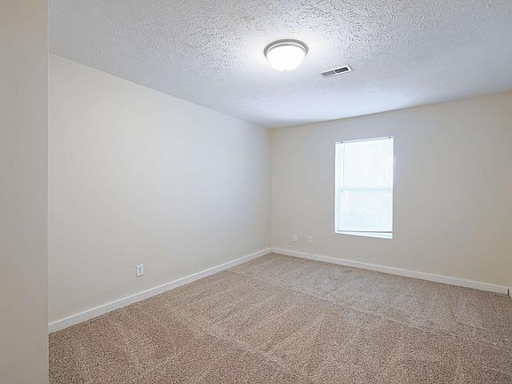 1st Bedroom, Located on 1st Floor