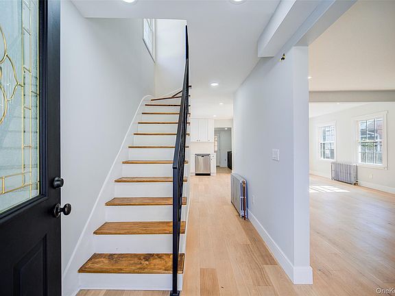5th image of 10 Cliff St