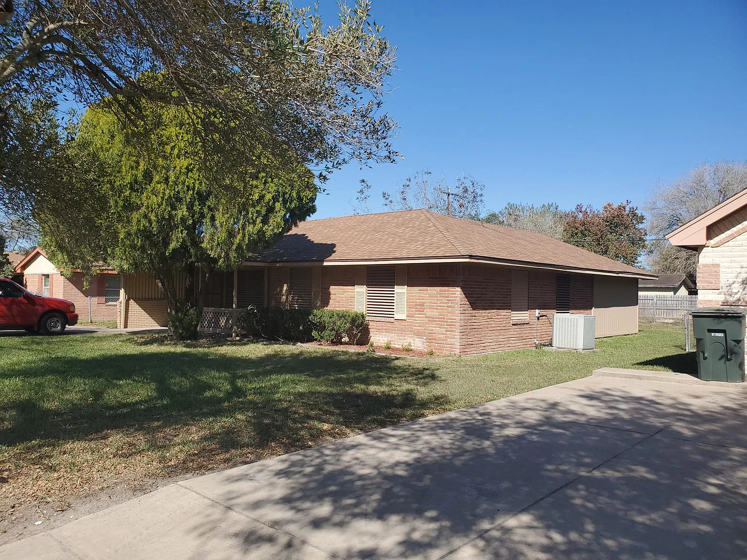 2313 Haine Dr — Photo 1