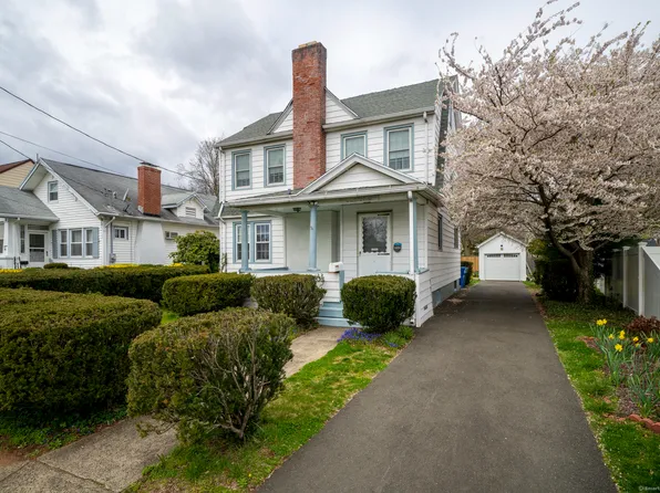7 Laconia Street, Hamden, CT 06514