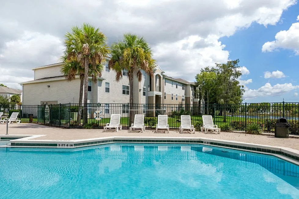 Westwood Apartments — Photo 2