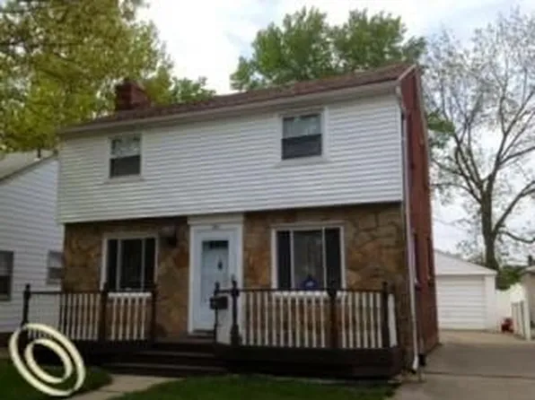 495 E Hazelhurst St, Ferndale, MI 48220