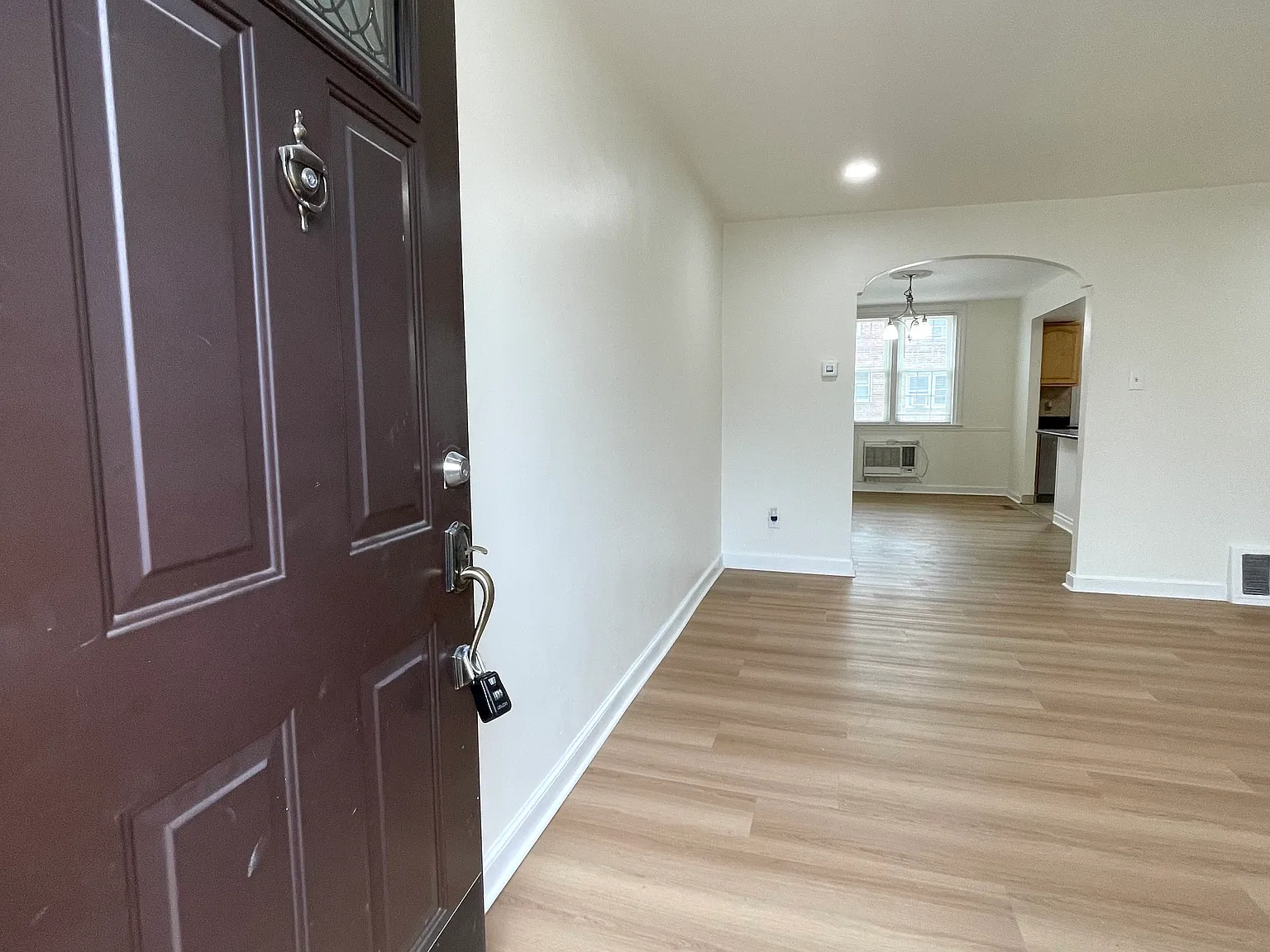 3 bed, 1204 sqft, $2,200 — Photo 2