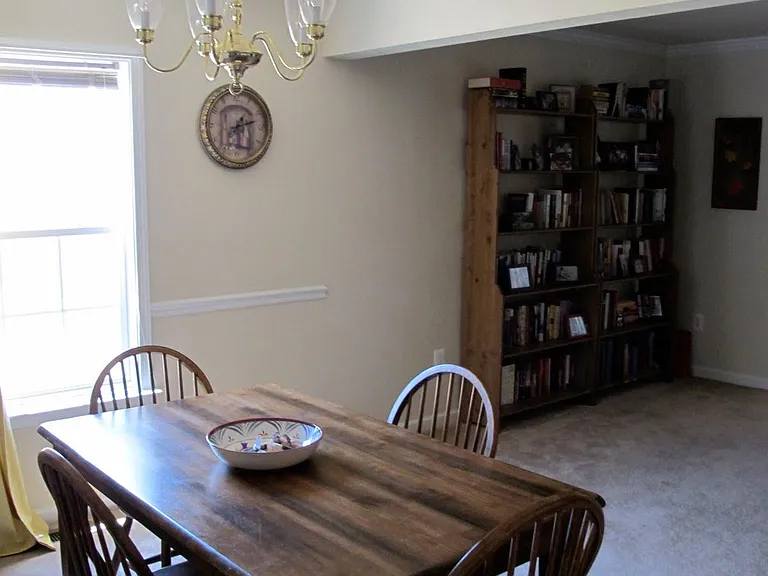 943 Monet Dr — Photo 8