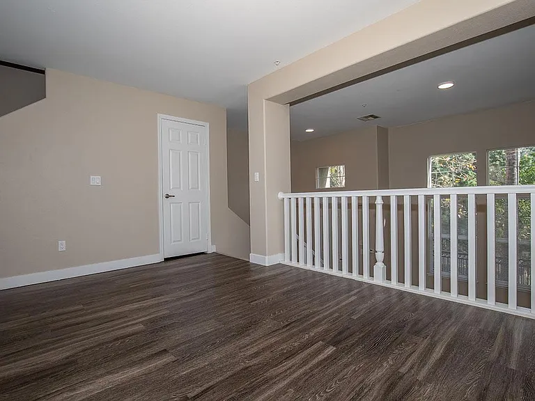 Bellecour Way Apartment Homes — Photo 33