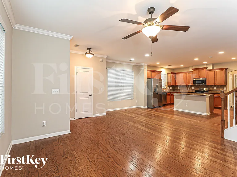 19017 Park Terrace Ln — Photo 3