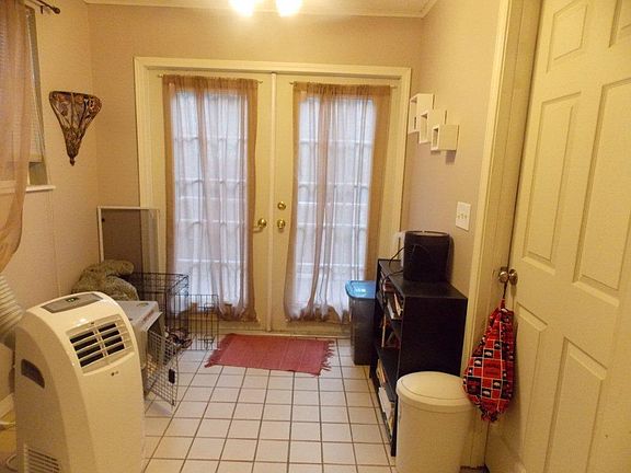 Breakfast nook/mud room