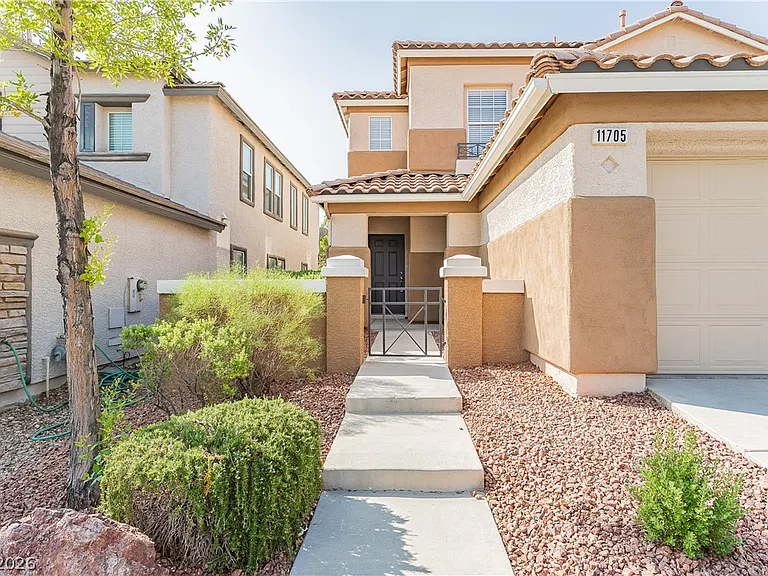 11705 Grotta Azzurra Ave — Photo 2