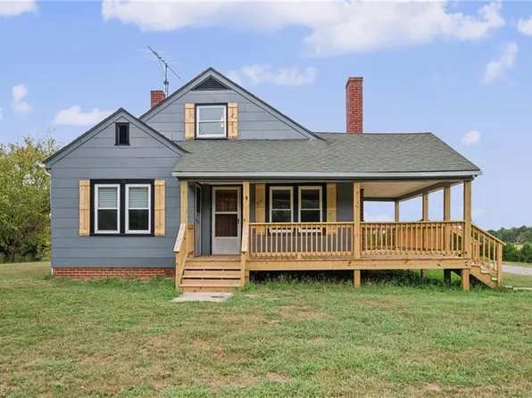 2429 Smithtown Rd, East Bend, NC 27018