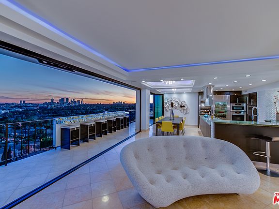 3rd image of 818 N Doheny Dr Penthouse 1406