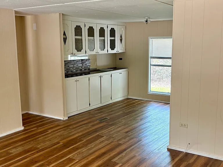 382 NW Lamar Pl — Photo 3