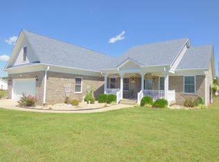 196 Cherry Hill Ln, Shepherdsville, KY 40165