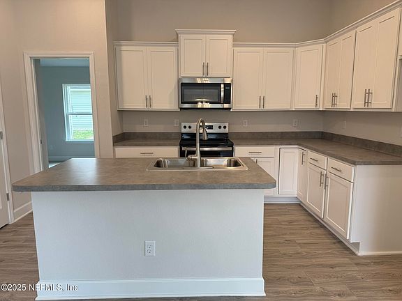 4th image of 8262 HELMSLEY Boulevard