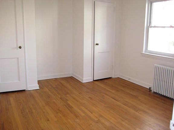 Large bedroom with 2 closets