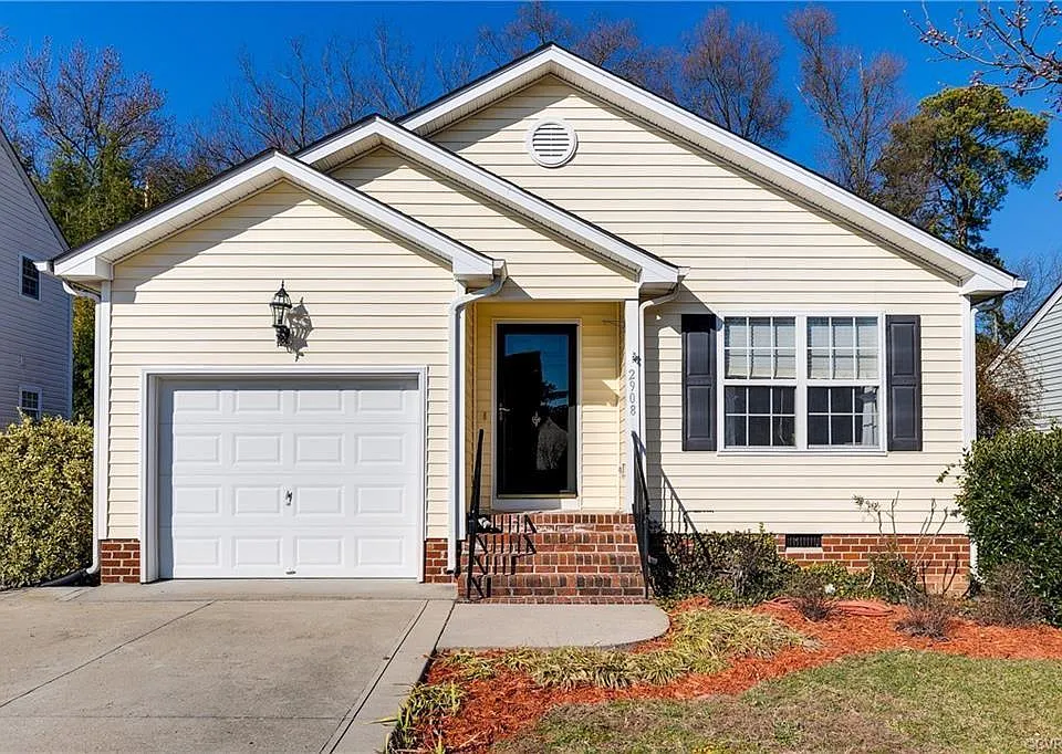 2908 Greenway Ave